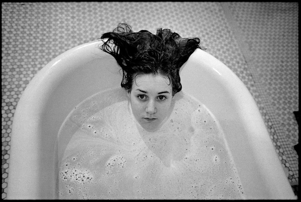 Mary Ellen Mark, Laurie in the bathtub, Ward 81, Oregon State Hospital, Salem, USA 1976 © Mary Ellen Mark